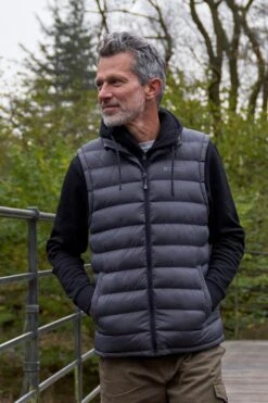 Mountain Warehouse Seasons Mens Padded Gilet 8 Mountain Warehouse Seasons Mens Padded Gilet -Mountain Warehouse 025389 cha seasons padded gilet men ecom lifestyle aw21 01