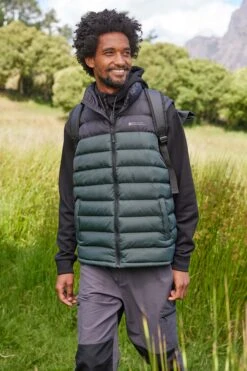 Mountain Warehouse Seasons Mens Padded Gilet 9 Mountain Warehouse Seasons Mens Padded Gilet -Mountain Warehouse 025389 dgn seasons padded gilet men ecom lifestyle ss22 01