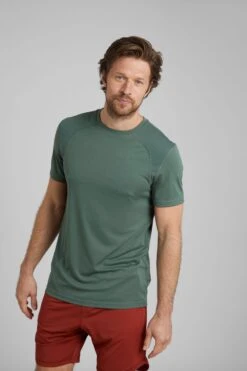 Mountain Warehouse Lunar Panel IsoCool Mens T-Shirt -Mountain Warehouse 035475 grn lunar panel isocoll tee mens ecom gbg ss21 01