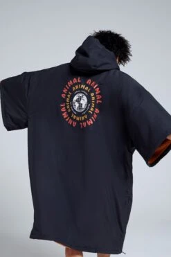 Animal Zoris Mens Changing Robe 4 Animal Zoris Mens Changing Robe -Mountain Warehouse 044712 bla animal zoris mens recycled beach parka anl ecom gbg ss22 04