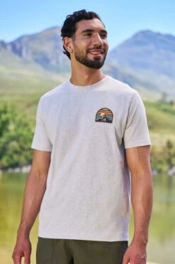 Mountain Warehouse 054373 CREST MOUNTAIN SS T-SHIRT -Mountain Warehouse 054373 lgr crest mountain ss tshirt ecom lifestyle ss25 01