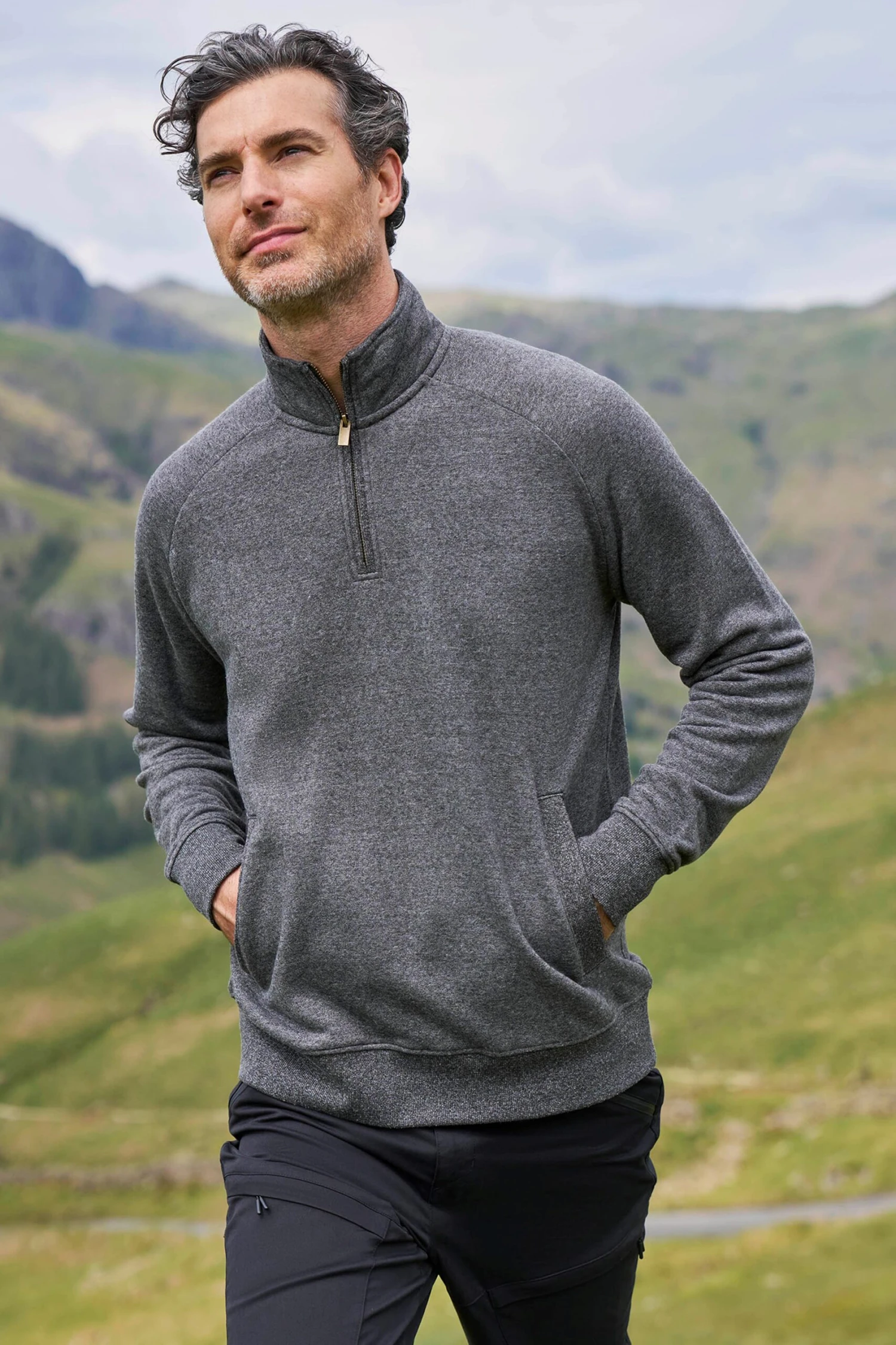 Mountain Warehouse 056472 BAMBURGH HALF ZIP FUNNEL TOP -Mountain Warehouse 056472 cha bamburgh half zip flunnel top ecom lifestyle aw24 01 scaled