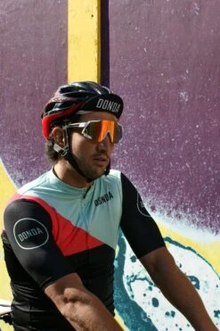 Bermondsey One Short Sleeved Mens Cycling Jersey 5 Bermondsey One Short Sleeved Mens Cycling Jersey -Mountain Warehouse m188ce 001 bermondseyoneshortsleevedmenscyclingjersey 4