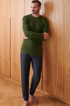 M35B23 Mens Bamboo Pyjama Set -Mountain Warehouse m35b23 002 mensbamboopyjamaset20241119060602 2