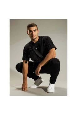 ADIDAS Linear Repeat Logo Mens T-Shirt 6 ADIDAS Linear Repeat Logo Mens T-Shirt -Mountain Warehouse m4c4a6 001 linearrepeatlogomenstshirt20221010040611 5