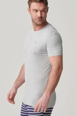 M5EBA7 Mens Two-Pack Bamboo Short Sleeve Base Layers -Mountain Warehouse m5eba7 001 mensbambootshirts2pack20240313125104 3