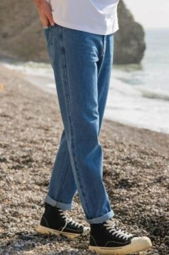 M89BA8 Straight Leg Men's Jeans