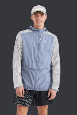 ProViz M93137 Men's Lightweight Running Windshell Jacket 4 ProViz M93137 Men's Lightweight Running Windshell Jacket -Mountain Warehouse m93137 001 menslightweightrunningwindshelljacket20241022035535 3