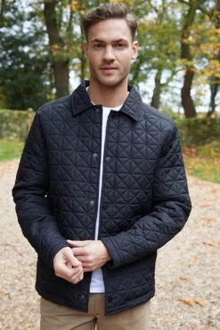 Threadbare MA7A58 Lightweight Mens Collared Quilted Jacket 7 Threadbare MA7A58 Lightweight Mens Collared Quilted Jacket -Mountain Warehouse ma7a58 002 lightweightmenscollaredquiltedjacket20250313060630 1
