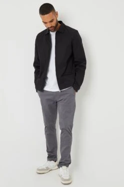 Threadbare MB51F7 Lightweight Mens Showerproof Zip-Through Jacket 4 Threadbare MB51F7 Lightweight Mens Showerproof Zip-Through Jacket -Mountain Warehouse mb51f7 001 lightweightmensshowerproofzipthroughjacket20250313060752 3