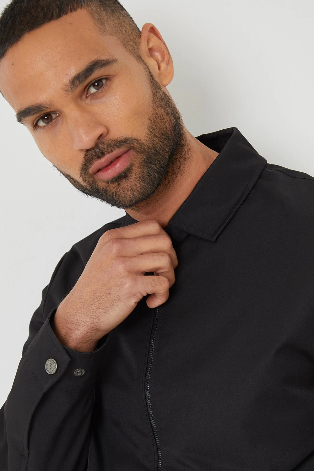 MB51F7 Lightweight Mens Showerproof Zip-Through Jacket Threadbare MB51F7 Lightweight Mens Showerproof Zip-Through Jacket -Mountain Warehouse mb51f7 001 lightweightmensshowerproofzipthroughjacket20250313060752 4