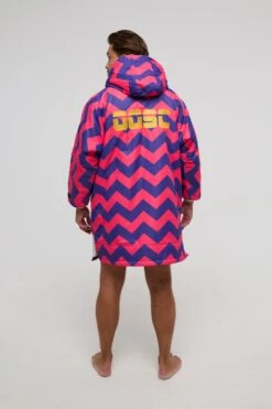 MC25A3 Sherpa Unisex Changing Robe 9 MC25A3 Sherpa Unisex Changing Robe -Mountain Warehouse mc25a3 002 sherpaunisexchangingrobe20250131030602 3