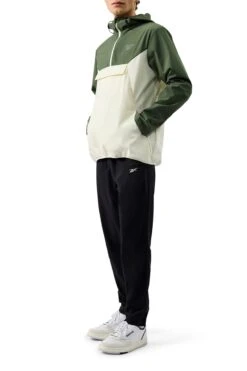 Reebok MD4BCD Burbage Mens OH Windrunner -Mountain Warehouse md4bcd 002 burbagemensohwindrunner20250528045116 1