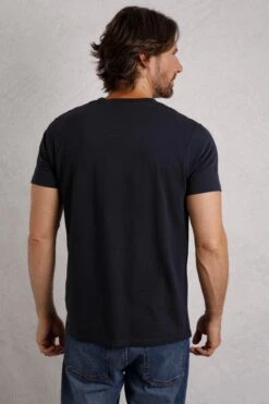 MF9A39 Carp Side Mens Artist Tee 4 MF9A39 Carp Side Mens Artist Tee -Mountain Warehouse mf9a39 001 carpsidemensartisttee20241113093827 3